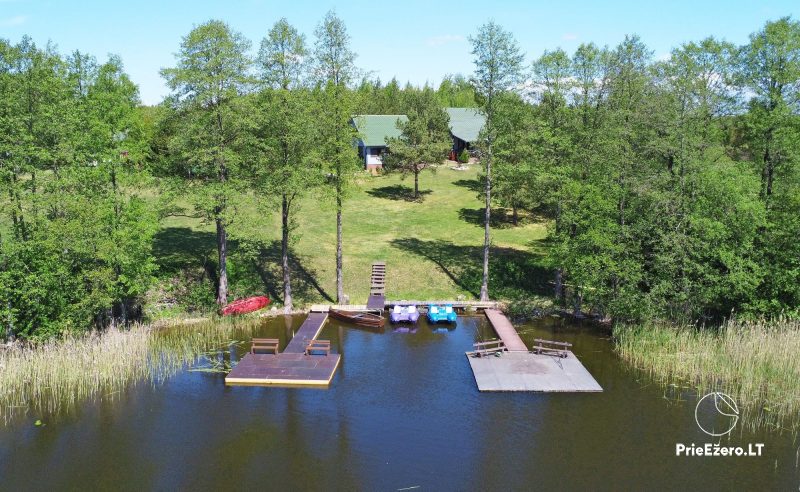 Усадьба, домики в аренду на озере в районе Лаздияй Akmenėlis