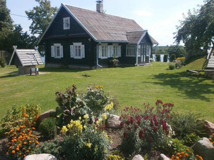 Bathhouse - homestead on Širvinta river (pond)