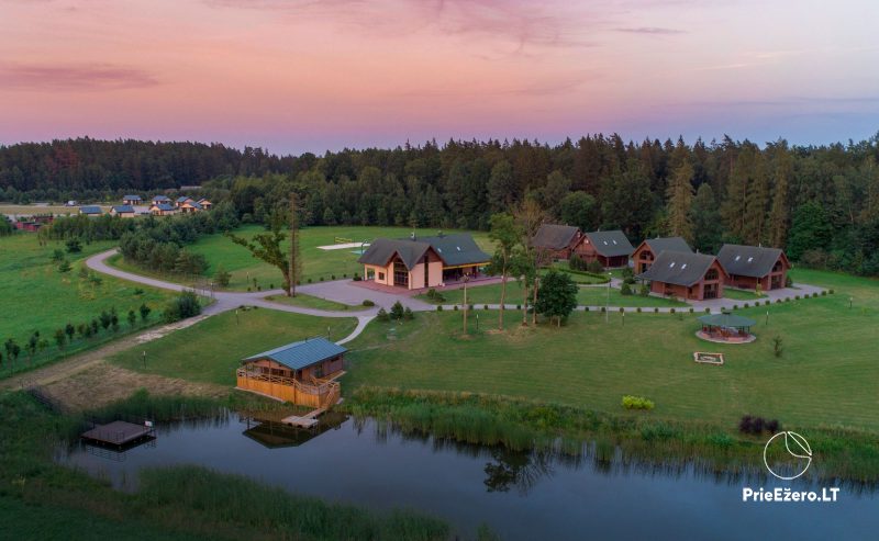 FOR LARGE COMPANIES, a private villa complex - with sauna and hot tub on the shore of the pond!