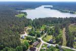 Landsitz auf einem Flussufer - 4