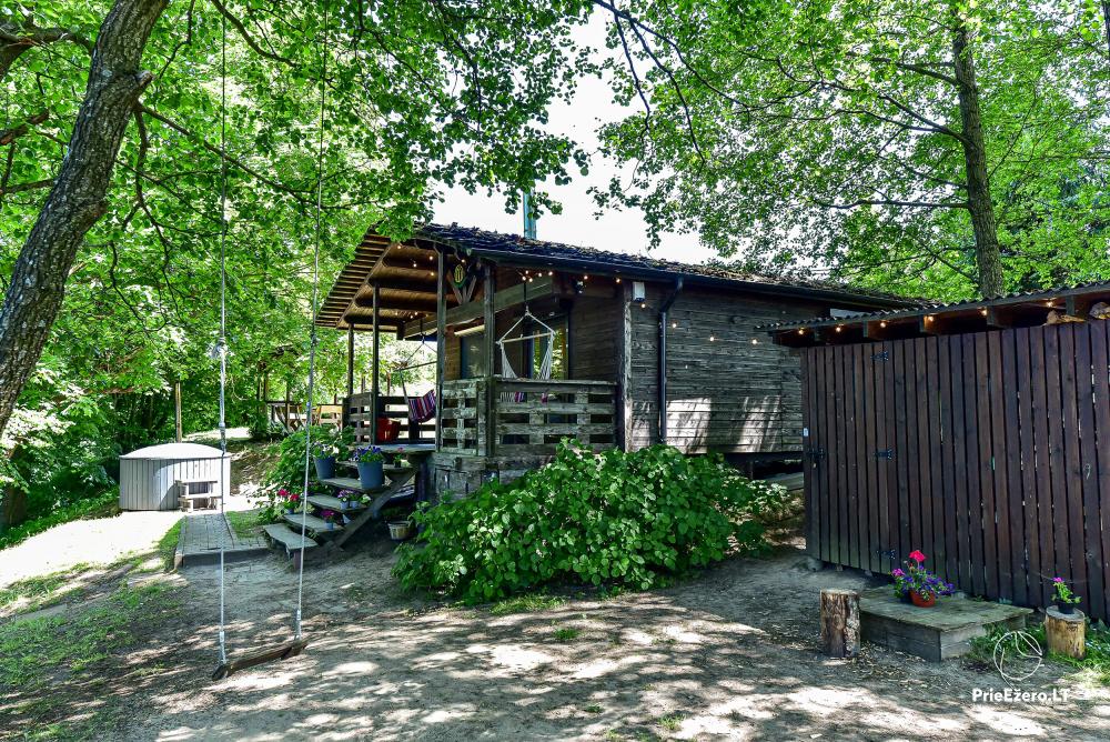 Cozy small summer house on the shore of the lake for a calm rest - 1