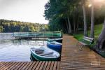 Rest by the lake Aisetas