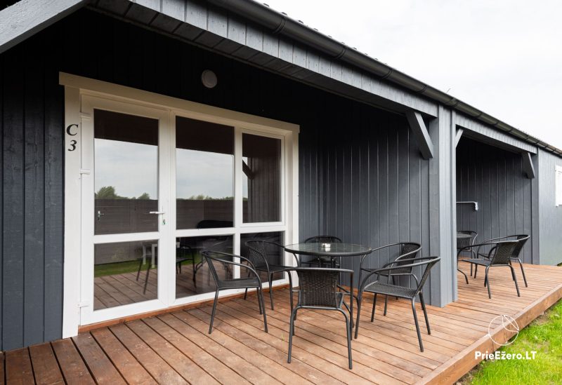 Ferienhaus in Sventoji Vertikale - Zimmer mit separatem Eingang, Küche, Dusche und WC