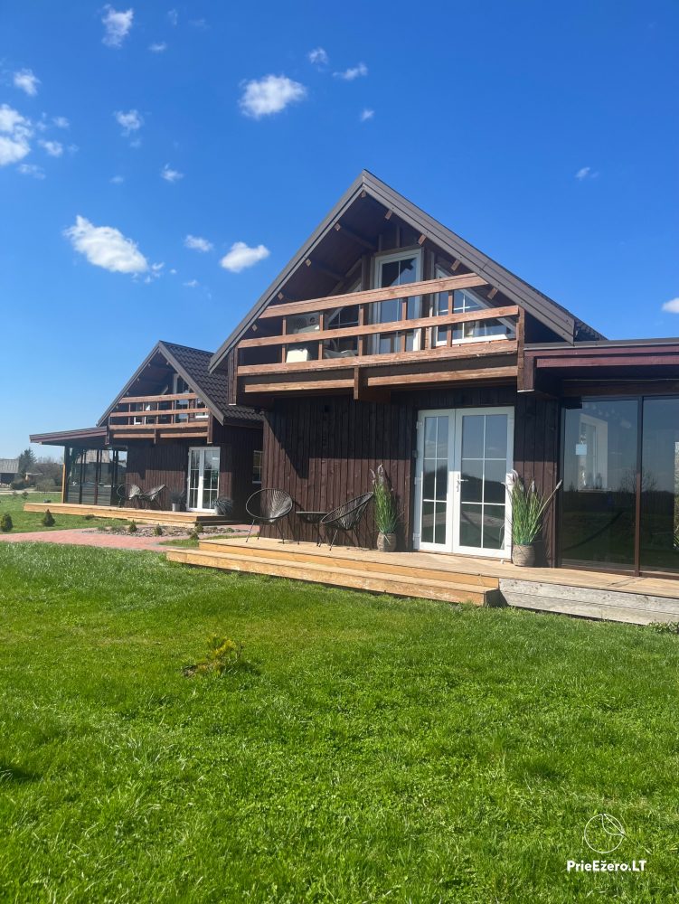 Kleine Ferienhäuser, Sauna, Badewanne im Freien in der Nähe des beliebten Sees Plateliai in Litauen - 1