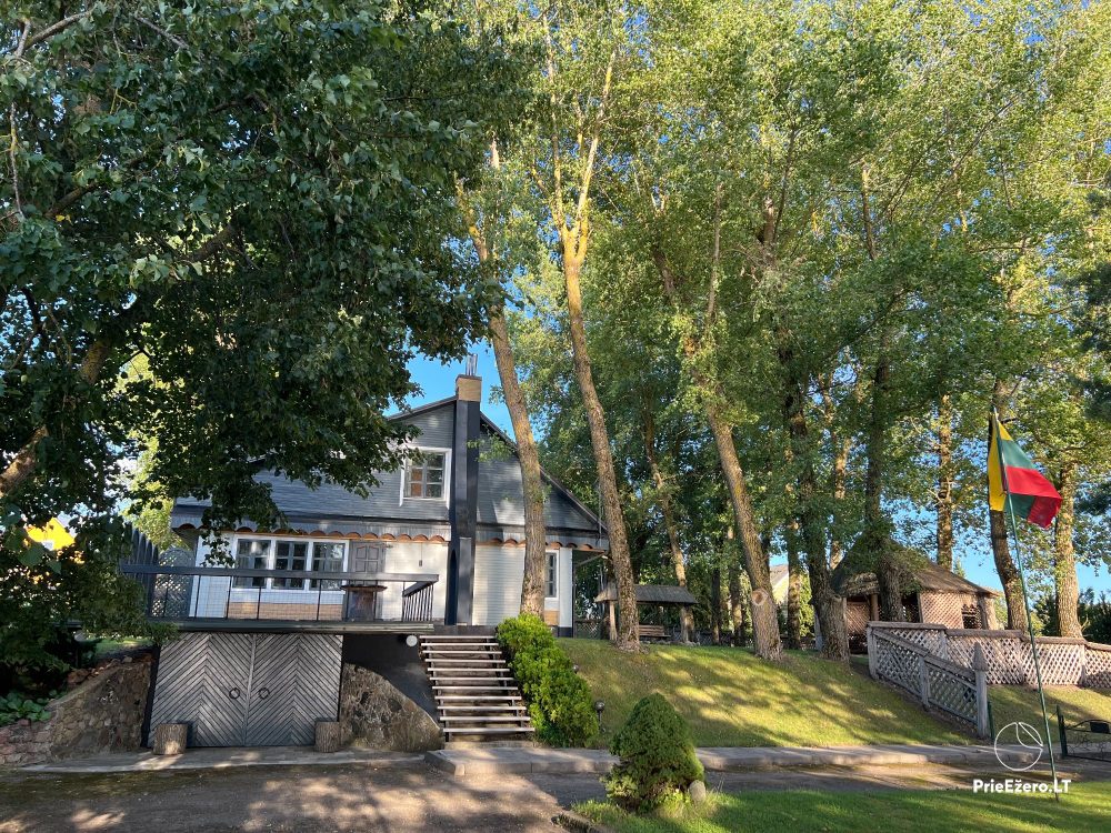 Fazenda w Moletai dzielnicy, nad jeziorem Alausas - 1