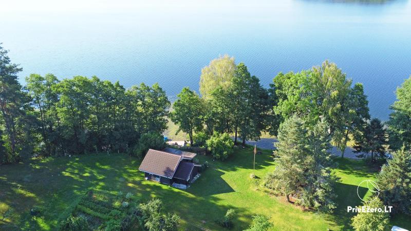Zwei separate Familienhäuser, Mindūnai-Gehöft