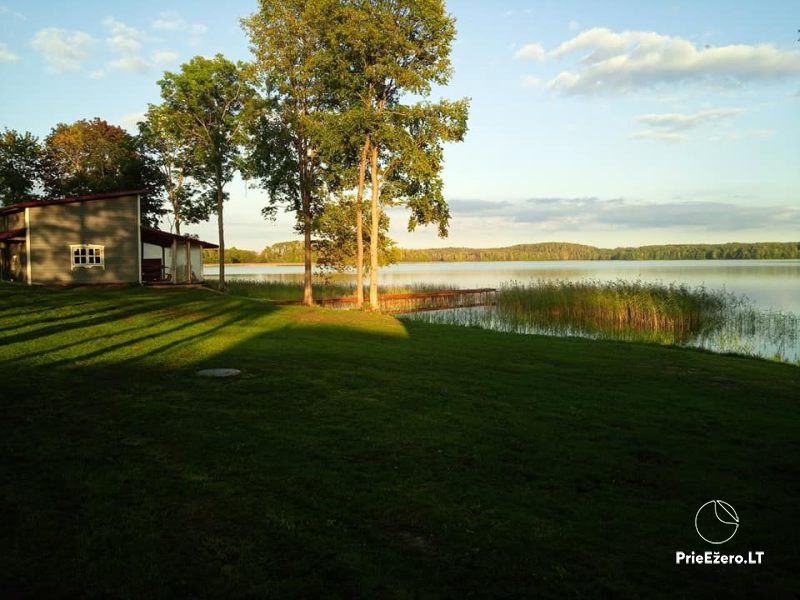 Homestead Čiki piki on the shore of Lake Čičiri