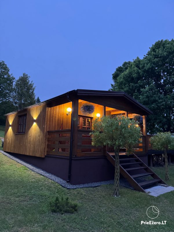 „Märchenhaus“ mit Sauna und Außenbadewanne am Seeufer zu vermieten