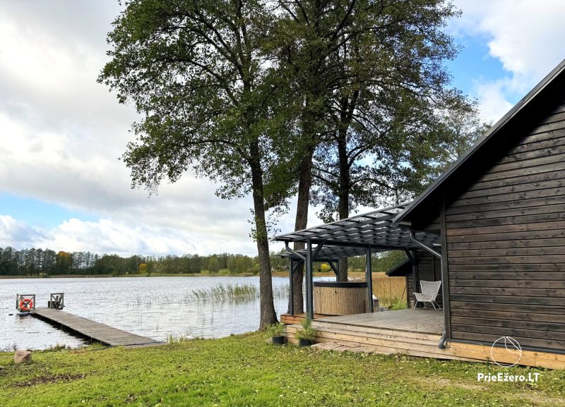 Домик с сауной на берегу озера Салочюс — для отдыха на природе