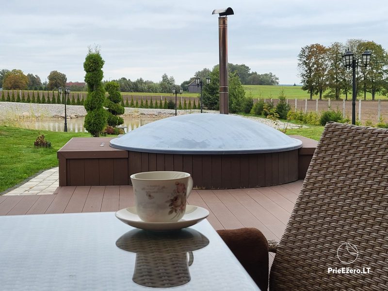 Ferienhaus mit Sauna und großer japanischer Außenbadewanne zu vermieten – für Entspannung und Feierlichkeiten!