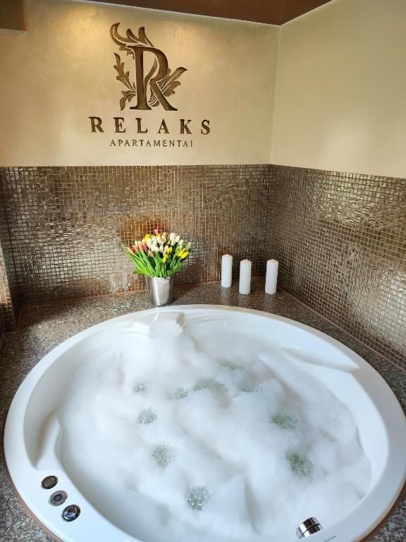 Apartament z jacuzzi w Kłajpedzie: romantyczny wypoczynek dla dwojga