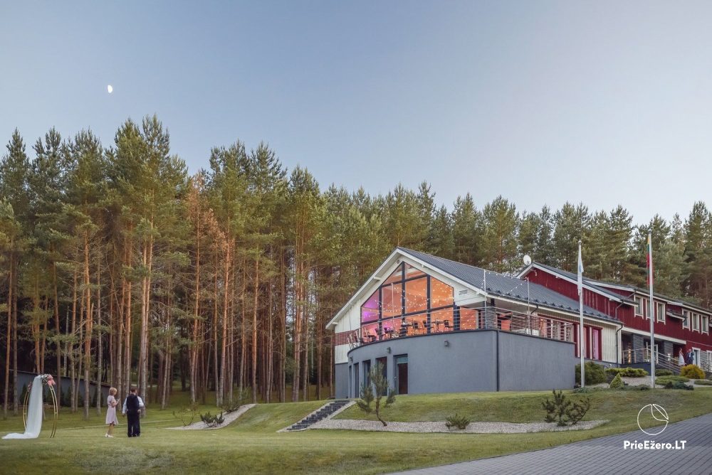 Laznia, wakacje, łowienie ryb nad jeziorem Dvilypis in w Moeltai - 1