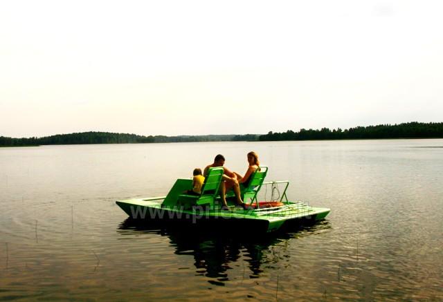 Лодки, водные велосипеды, рыбалка в озере Бебрусай в Молетай районе в усадьбе GIEDRITA