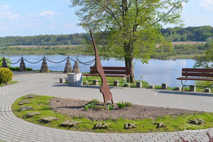 Veliuona - Hügel, Plätze, Museen - 1