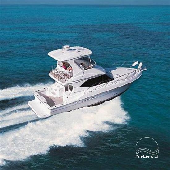 Luxury boat for rent Silverton
