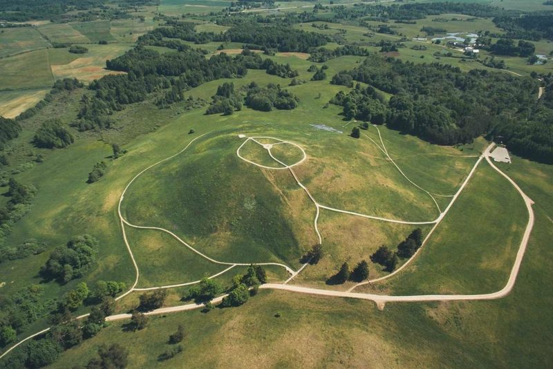 Der Šatrija-Hügel und das Landschaftsschutzgebiet Šatrija