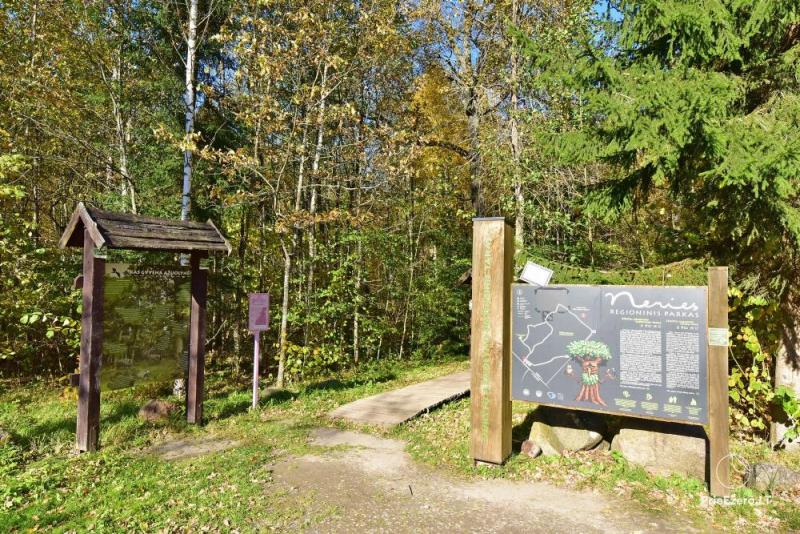 Lehrpfad der Dūkšta-Eiche im Regionalpark Neris