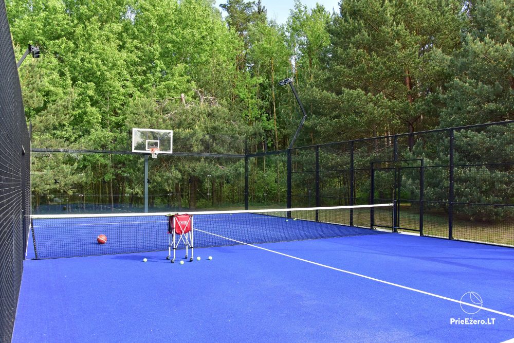 Padel and tennis courts at the Mojantis Ažuolas homestead - 1