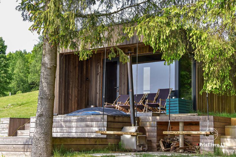 Sauna mit Whirlpool, Ferienhütte mit Jacuzzi im Wakeboardpark „Wakepond Atostogų Slėnis“