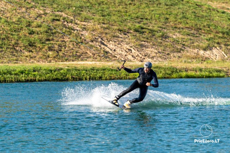 Wakepark, SUP-Board-Verleih im Erholungskomplex „KELIAUTOJŲ NAMAI“