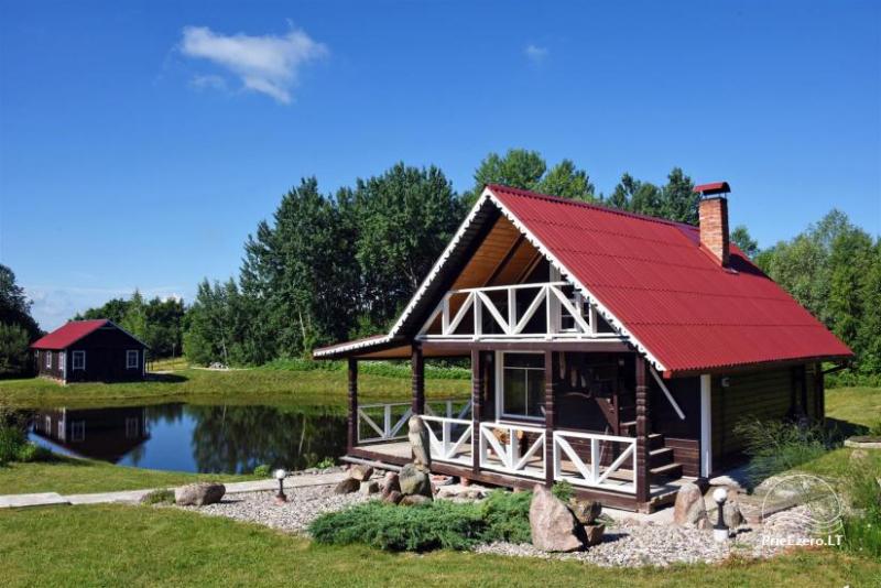 Homestead in Moletai Bereich, durch den See Lūkstas