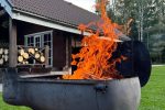 King's bath house, with hot tub and jacuzzi, sleeps 10 - 4
