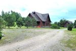 13-bedroom, two-story log house - 1